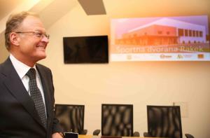 PODPIS POGODBE  FOTO LJUBO VUKELIČ 04s